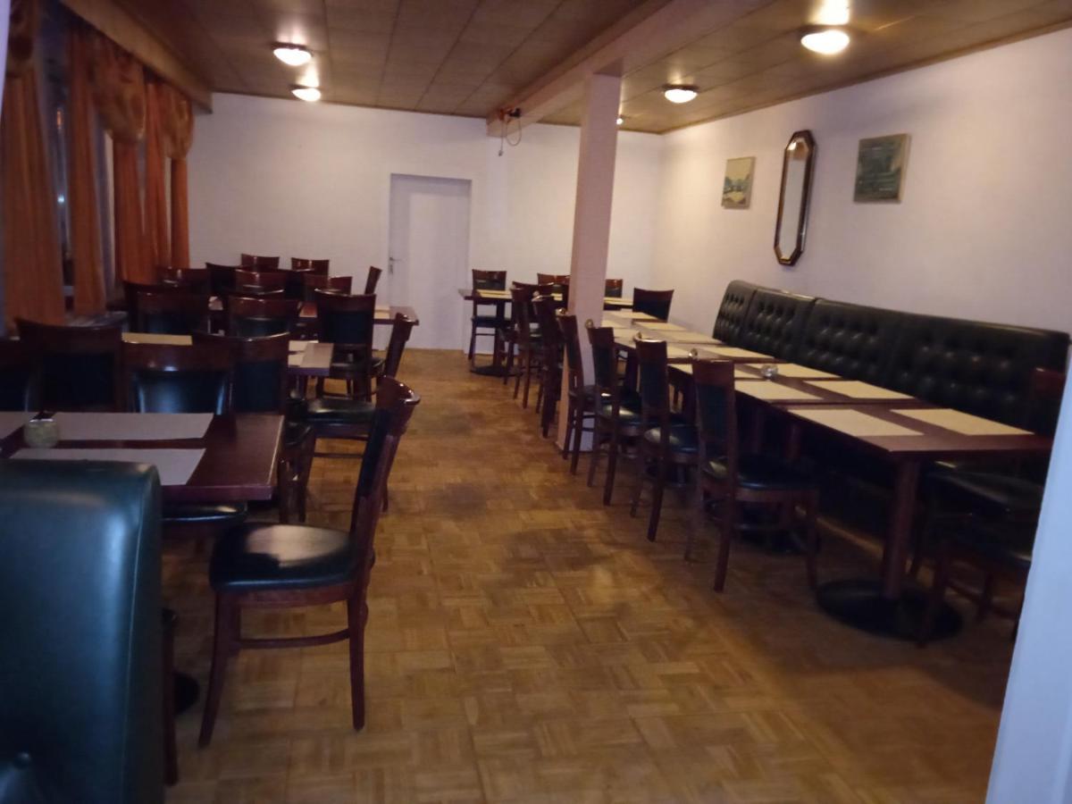 Hotel & Restaurant Zum Adlersberg Schleusingen 外观 照片