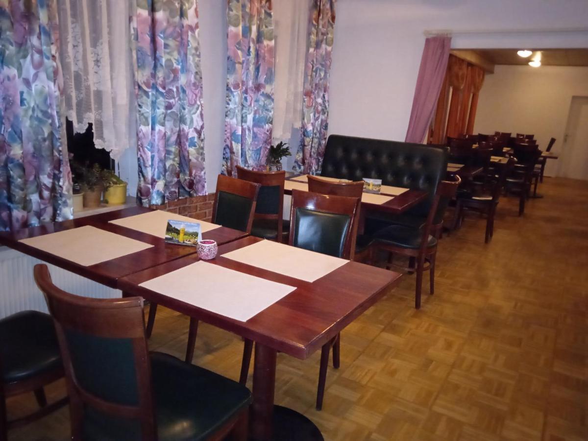 Hotel & Restaurant Zum Adlersberg Schleusingen 外观 照片