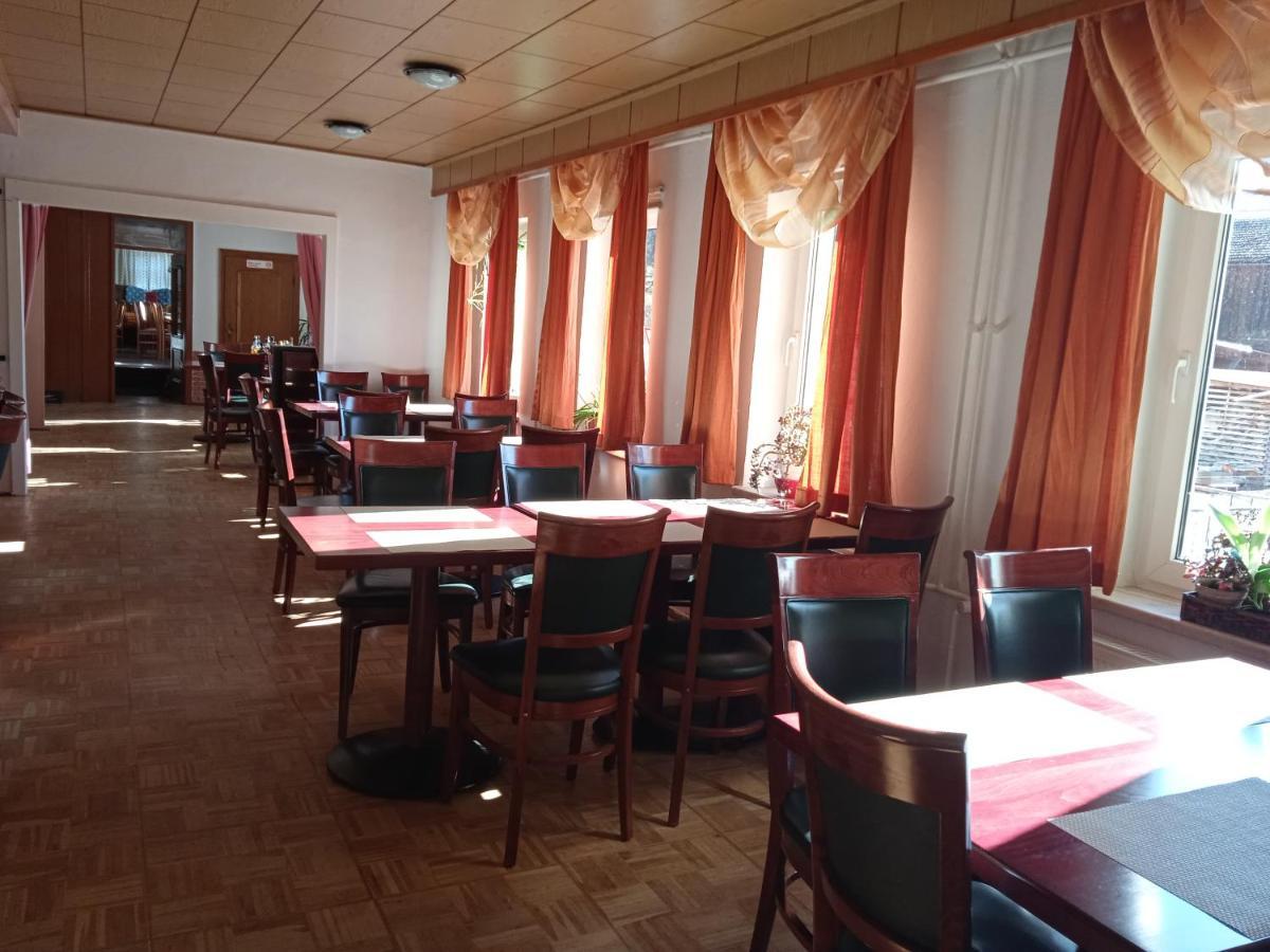 Hotel & Restaurant Zum Adlersberg Schleusingen 外观 照片