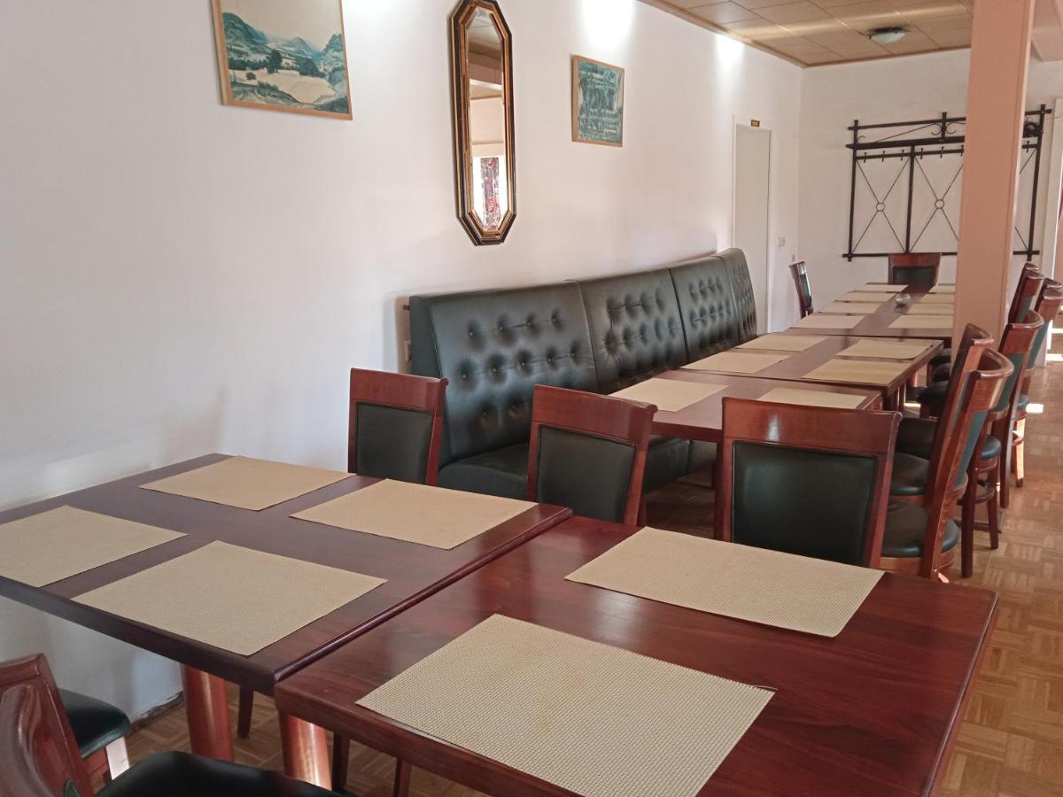 Hotel & Restaurant Zum Adlersberg Schleusingen 外观 照片